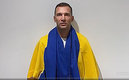 Sheva se enfundó en la bandera de Ucrania | Captura