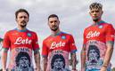 Napoli subastará algunas de los jerseys en homenaje a Maradona para apoyar a Ucrania (Foto Twitter @sscnapoliES)