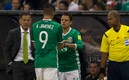 Raúl Jiménez y Chicharito. (MexSport)