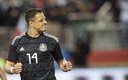 Chicharito, en un duelo de 2019 que disputó con el Tri. (Imago7)