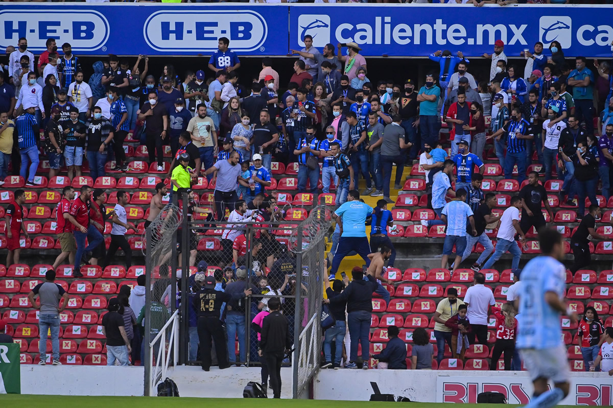 Imparables los actos de agresión. (Fotos: Mexsport e Imago7)