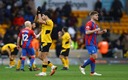 Jiménez le agradeció a la afición que fue al Molineux. (Reuters)
