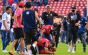 Aficionados fueron muy golpeados en tribuna, cancha y exterior. (Foto: Imago7)