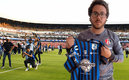 Martín localizó al niño que le regaló una playera del Querétaro. (Foto: AFP y Facebook)
