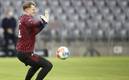 Manuel Neuer fue operado de la rodilla y estará fuera aproximadamente un mes (Foto AFP)
