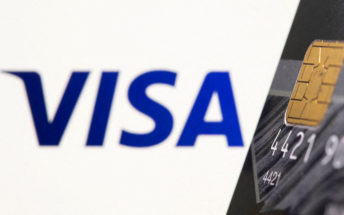 Las tarjetas bancarias son consideradas como desechos electrónicos (Reuters)