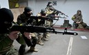 Las fuerzas armadas rusas y ucranianas se mantienen en batalla. FOTO: AFP.