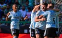 Gignac hila fue felicitado por sus compañeros de equipo. FOTO: Imago7.