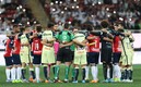 Jugadores de Chivas y América durante el partido. (MexSport)