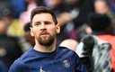 Messi calentando en el Parque de los Príncipes. (AFP)