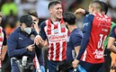 Luis Olivas no pudo continuar en el Clásico. Foto: Imago7