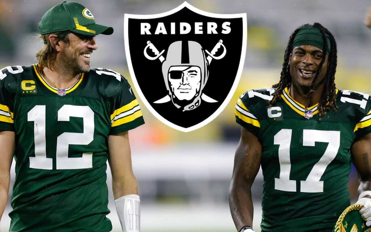 Davante Adams (17) jugó ocho años junto a Aaron Rodgers en Packers. (AP)