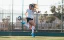 Katty Martínez, jugadora de futbol profesional, ha demostrado que ni para ella ni para su equipo existen barreras. Foto: Cortesía adidas