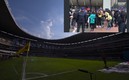 Aficionados con trapos ingresaron al Estadio Azteca. Foto: Imago / captura