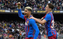 Barcelona quiere continuar con los servicios de Araujo.