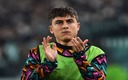 Dybala en el calentamiento previo al Villarreal vs Juventus. (Reuters)