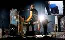 Chris Martin fue captado mientras besaba la cancha del Gigante de Acero (Facebook Coldplay | Twitter)