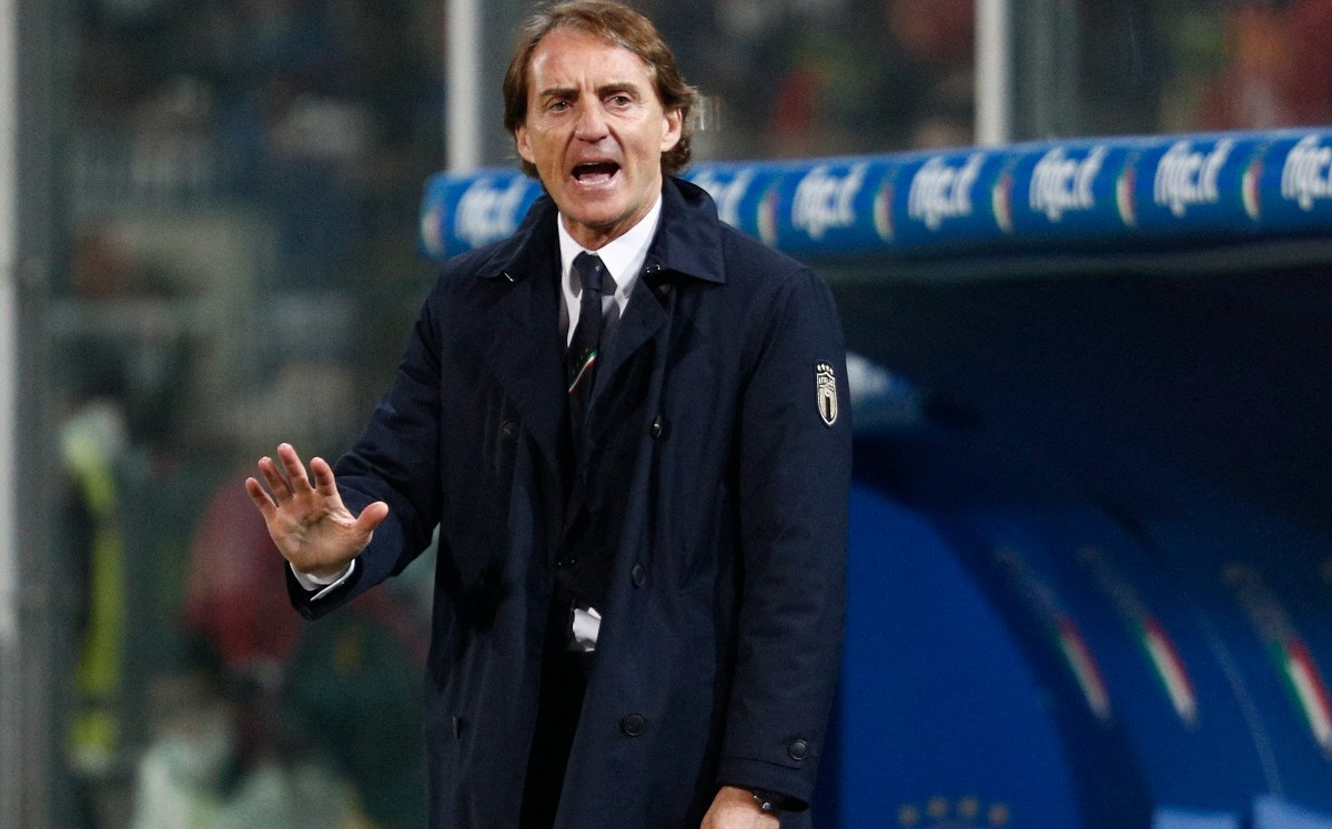 Roberto Mancini asume el fracaso italiano por no ir al mundial de Qatar. FOTO: Reuters.