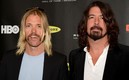 Taylor Hawkins y Dave Grohl. (Reuters)