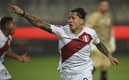 Lapadula marcó el primer tanto de Perú. (Foto: AFP)