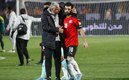 Mohamed Salah tras caer contra Senegal. (FOTO: AFP)