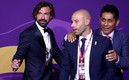 Jorge Campos llegó bien acompañado a la ceremonia del sorteo de Qatar 2022. FOTO: Reuters.