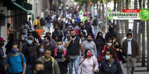 La población en CDMX tiene buena respuesta al uso de cubrebocas.. (Foto: AFP)