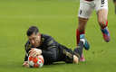Lewandowski en el duelo contra el Freiburg. (Reuters)
