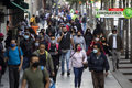 La población en CDMX tiene buena respuesta al uso de cubrebocas.. (Foto: AFP)