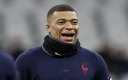 Mbappé en la concentración de Francia. (Reuters)