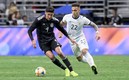 Edson Álvarez y Lautaro Martínez. (MexSport)