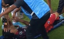 Rojas tuvo que abandonar el estadio en ambulancia.