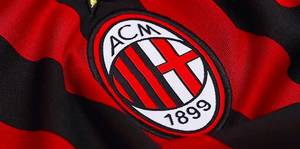 El escudo del AC Milan incluye la Cruz de San Ambrosio (Google)