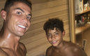 Cristiano Ronaldo y su hijo, Cristiano Jr. (Foto: Instagram @cristiano)