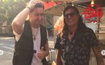 Julian Casablancas posó para la foro en el puesto de tacos. FOTO: @conciertos_mx.
