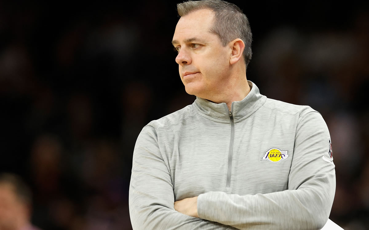 Frank Vogel, despedido de Lakers luego de tres temporadas. (AFP)