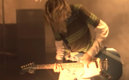 Cobain lució la guitarra en el icónico video | Captura