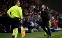 Diego Simeone reacciona en juego del Atlético de Madrid. (FOTO: AFP)