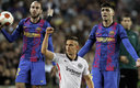 Barcelona ya solo pelea por la Liga, estando a 12 puntos del Real Madrid. (Reuters)