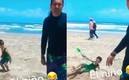 El momento en el que niño destroza el cocodrilo.