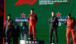 'No le pedimos a Russell que dejará pasar a Checo'; Mercedes ya habló