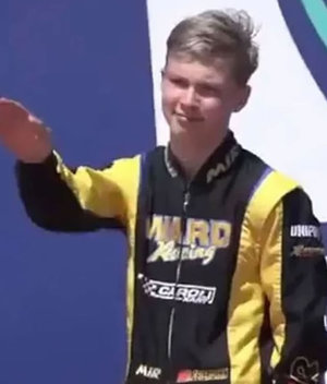 Piloto ruso pierde licencia de conducir tras presunto saludo nazi