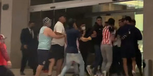 Los fanáticos del Guadalajara burlaron a la seguridad | Captura