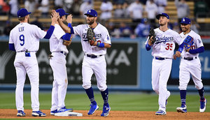 Dodgers mantienen buena racha venciendo a los Reds en la MLB