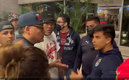 Jugadores como Fernando Beltrán intentaron dialogar con los rijosos | Captura