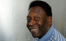 Pelé se mantiene activo en redes | Reuters
