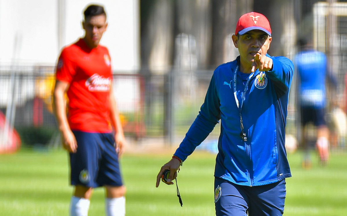 Ricardo Cadena marcha invicto como DT del Rebaño / Imago