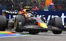 Checo contuvo a Leclerc y obtuvo su recompensa | Reuters