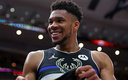 Giannis Antetokounmpo, figura de Bucks en la NBA. (AFP)