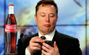 Elon Musk publicó en Twitter que "quiere comprar Coca-Cola". (Reuters)